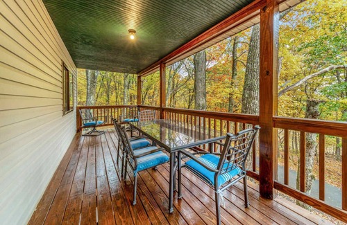 Terra Alta Cabin | Cozy Lakefront Cabin with Golf, Pool & Fire Pit Fun