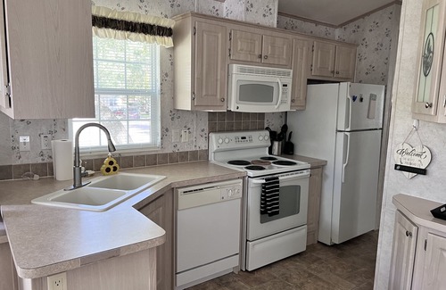 Fort McCoy House | Idyllic Lake Community with Beach, Pool & Hiking Nearby