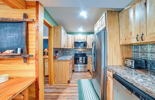 Clay Cabin | Private Lake & Dock: Log Cabin, 2 Mi to Clay!