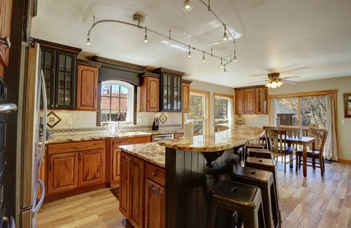 Willow Grove House | Beautiful Lakefront Retreat with Scenic Views and Spa