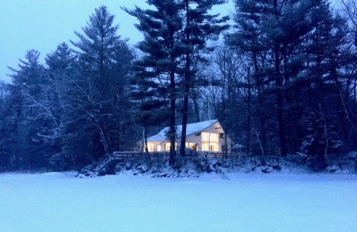 Canton House | Perfect Lake House Retreat with Spectacular Sunset Views