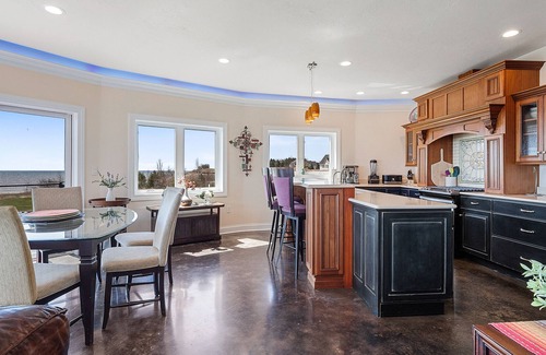 Manitowoc House | Private Lake House Retreat near Whistling Straits Breathtaking Views! Specials!