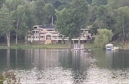 Cazenovia House | Private lakefront adirondack style home