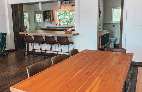 Okanagan-Similkameen House | Secluded Beach House with Spa and Breathtaking Views