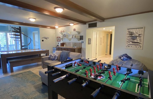 Hickory House | Experience Ollie's Hideaway: Lakefront Home with Spa