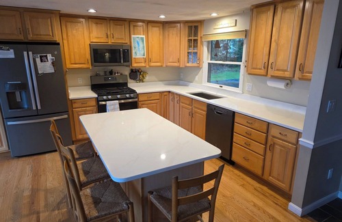 Windham House | Idyllic Lakefront Retreat with Hot Tub & Family-Friendly Yard