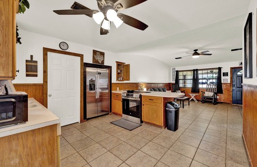 Point House | PRIVATE Lakefront on Tawakoni Fishing Dock Peaceful Retreat on the Lake