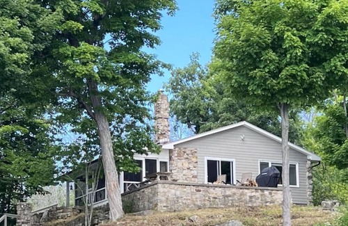 Rideau Lakes Cottage | Idyllic Lakefront Retreat Near Westport with Incredible Views
