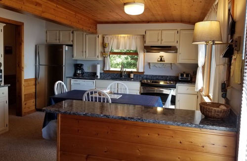 Cheboygan Cottage | Idyllic Lakefront Retreat: Guest Rated 10/10 in Winter Wonderland