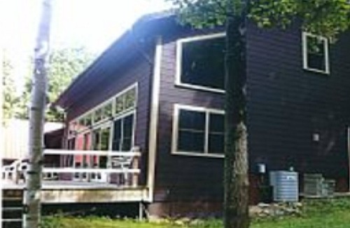 North Hero Cottage | Scenic Lakefront Retreat with Breathtaking Sunset Views