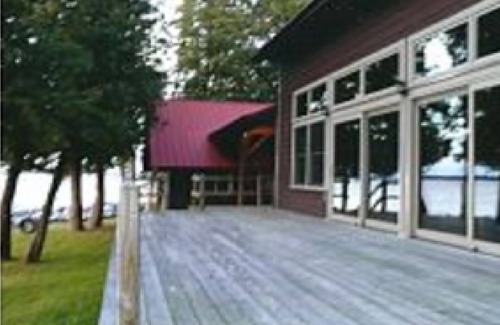 North Hero Cottage | Scenic Lakefront Retreat with Breathtaking Sunset Views