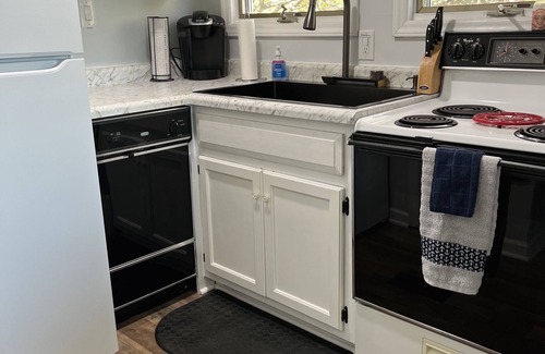 Lake Wylie Apartment | Tranquil 2 BR Apartment with Lake Wylie Views and Pool