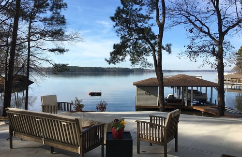 Henrico House | Private Lakeside Guesthouse with Breathtaking Views