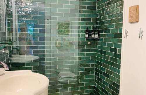 Wolfeboro Cottage | Quaint Lakeside Cottage with Spa & Hot Tub in Wolfeboro