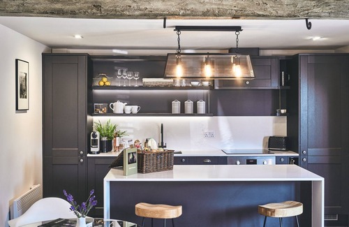 Wickhamford Cottage | Secluded North Cotswolds Retreat for Couples & Pets