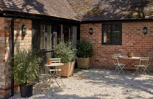 Wickhamford Cottage | Secluded North Cotswolds Retreat for Couples & Pets