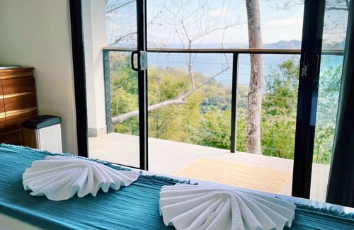 Cerro Plano Cabin | Private Lodge with Breathtaking Ocean Views and Pool