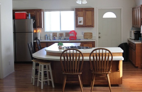 Kernville Cottage | Cozy Private Loft Cottage Near Kern River - Pet Friendly!