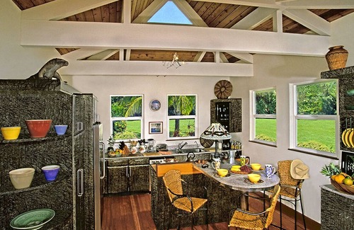 Pauwela House | Exclusive Dream Home with Private Pool and Ocean View