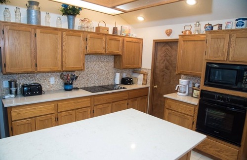 Strawberry House | Majestic Mountain Retreat with Pool & Hot Tub, Rated 10/10