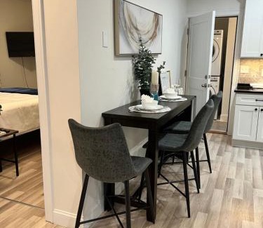 Framingham Apartment | Elegant Framingham Condo Retreat Near Boston - Pet Friendly