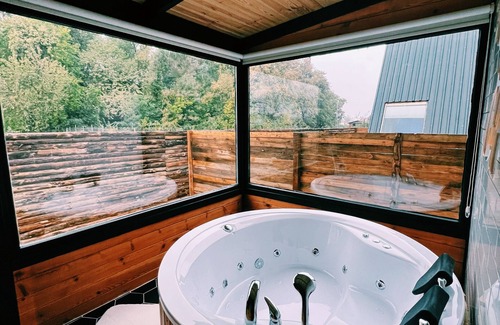 Kartepe House | Modern Frame House Retreat with Private Jacuzzi for Families