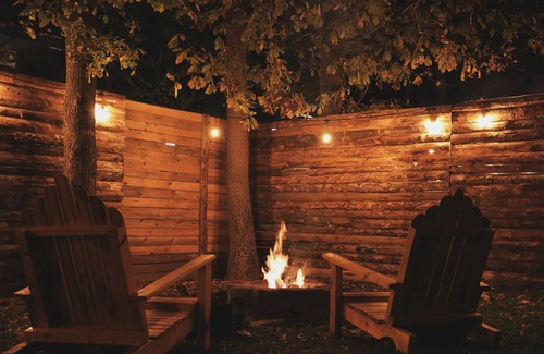 Kartepe House | Indulge in the Private Red House with Jacuzzi Retreat