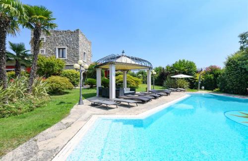Moniga del Garda Villa | Elegant Private Villa with Pool & Hot Tub – Rated 9.3/10