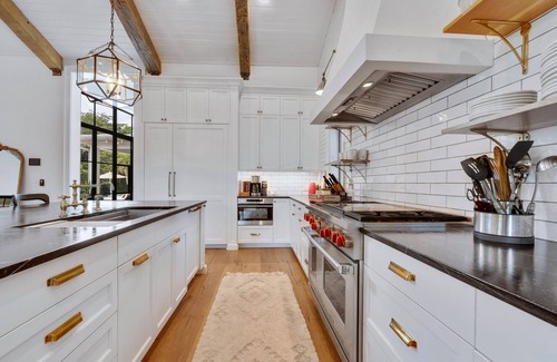 Bradenton House | Discover Jubilee Sanctuary: Waterfront Estate with Pool & Spa