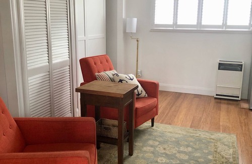 The Strand House | Cozy Manhattan Beach Guest House Near the Sand and Breakfast