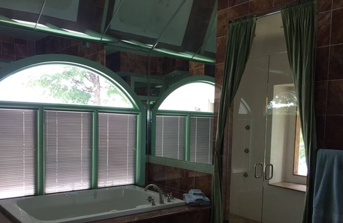 Maxwell House | Private Mansion on Geist Lake / Reservoir: NE Indianapolis - no neighbors