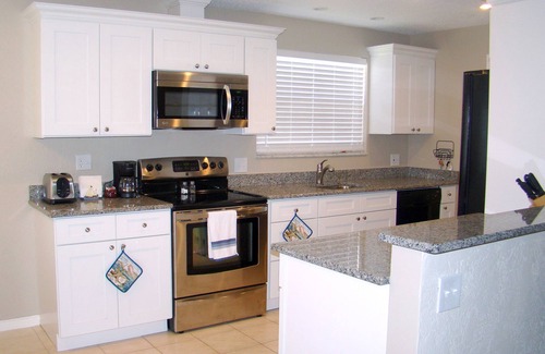 Ormond-by-the-Sea House | Modern 2BD Home Steps from Beach with Pool & Ocean Views