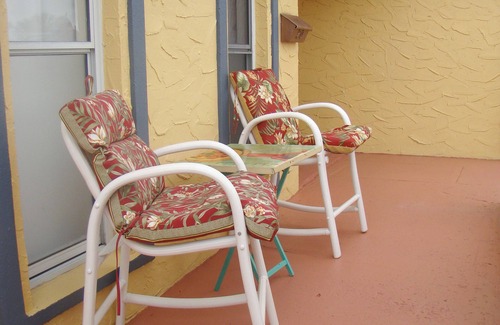 Ormond-by-the-Sea House | Modern 2BD Home Steps from Beach with Pool & Ocean Views