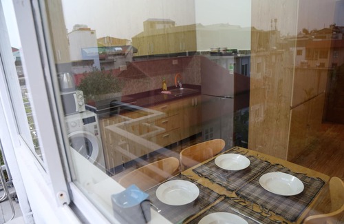 Ba Dinh Apartment | Modern Apartment with Balcony & Kitchen Amenities