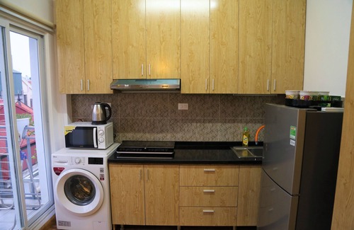 Ba Dinh Apartment | Modern Apartment with Balcony & Kitchen Amenities