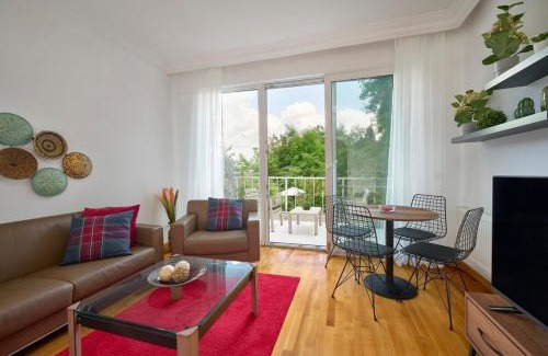Bebek Apartment | Modern 3-Bed Triplex with Terraces - Family & Pet Friendly