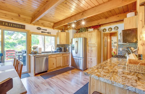 Tahoe Paradise Cabin | Idyllic Tahoe Mountain Cabin with Spa & Forest Views