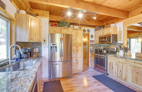 Tahoe Paradise Cabin | Idyllic Tahoe Mountain Cabin with Spa & Forest Views