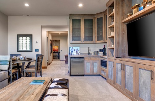 Park City House | Private Mountain Estate - Spa Amenities Near All Attractions