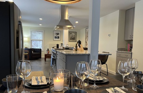 Warren House | Private, new house on 10 acres of pristine nature