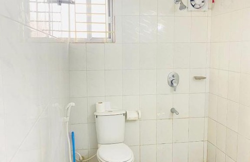 Dhaka Apartment | Cozy Budget-Friendly Couples Room - Pet & Child Friendly