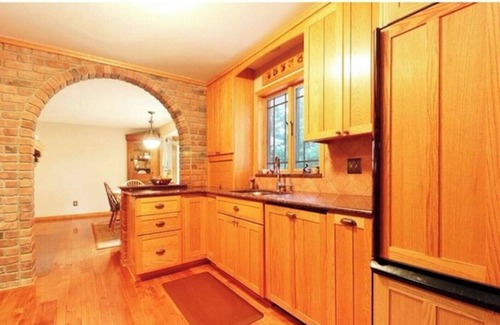 Ann Arbor House | Family-Friendly Retreat Near Ann Arbor with Full Kitchen