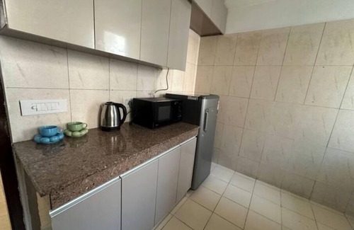 Noida Apartment | Private Oasis Garden Stunning 3 Bedroom Apartment