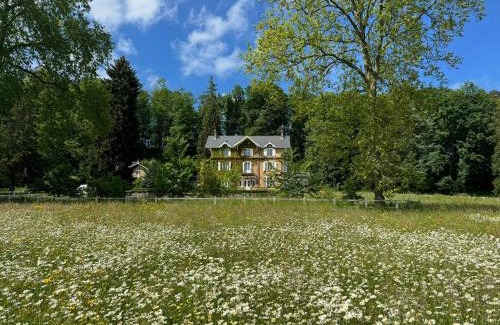 Ardenne Metropole Villa | Exclusive 20-Guest Estate with Jacuzzi & Top Reviews