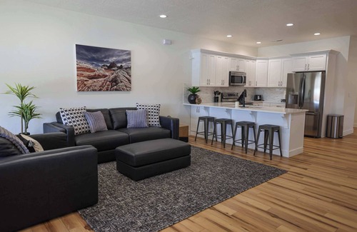 Kanab House | Private oasis with pool/hot tub and 2 homes in one