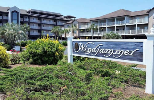 Ocean Isle Beach Condo | Oceanfront Windjammer Condo with Spectacular Views