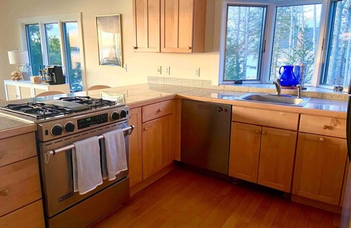 Trenton House | Oceanfront Retreat Near Bar Harbor | Guest Rated 10/10