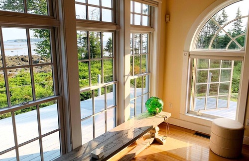 Addison House | Exclusive Oceanfront Retreat with Panoramic Views & Hot Tub