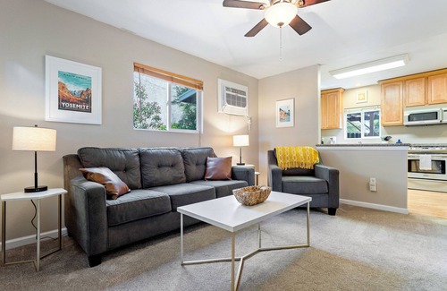 Fig Garden House | Private Old Fig Garden 1-Bedroom Home