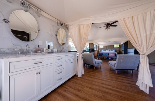Marble Falls Apartment | Experience Glamping with Hot Tub & Mountain Views